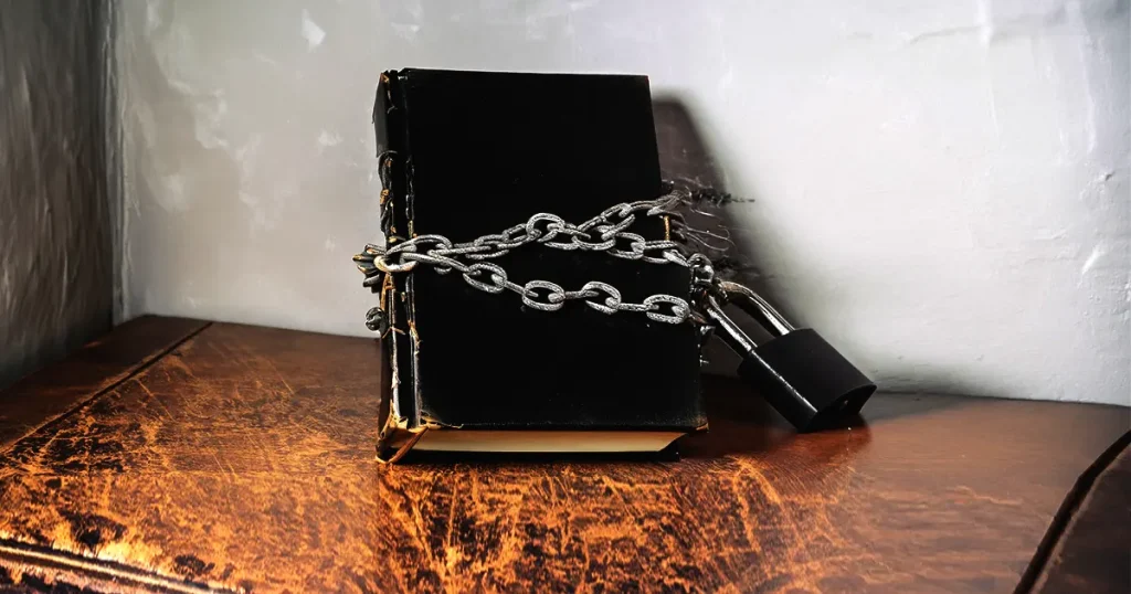Revelação com a Bíblia Fechada biblia-fechada-JesusDeusEspirito.com.br
